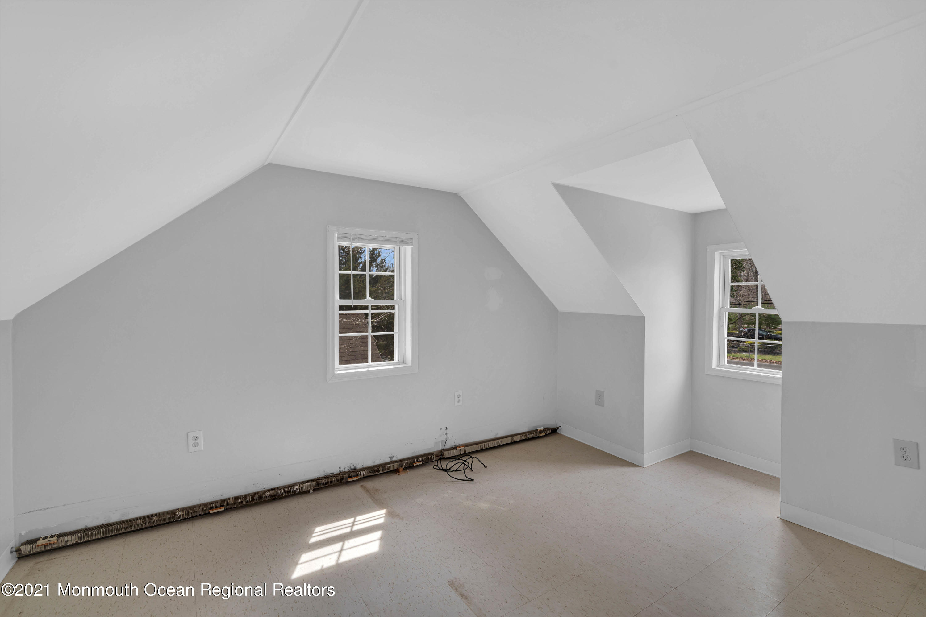 15 North Boston Road Jackson, NJ 08527 - Photo 34 of 49 an empty room with windows