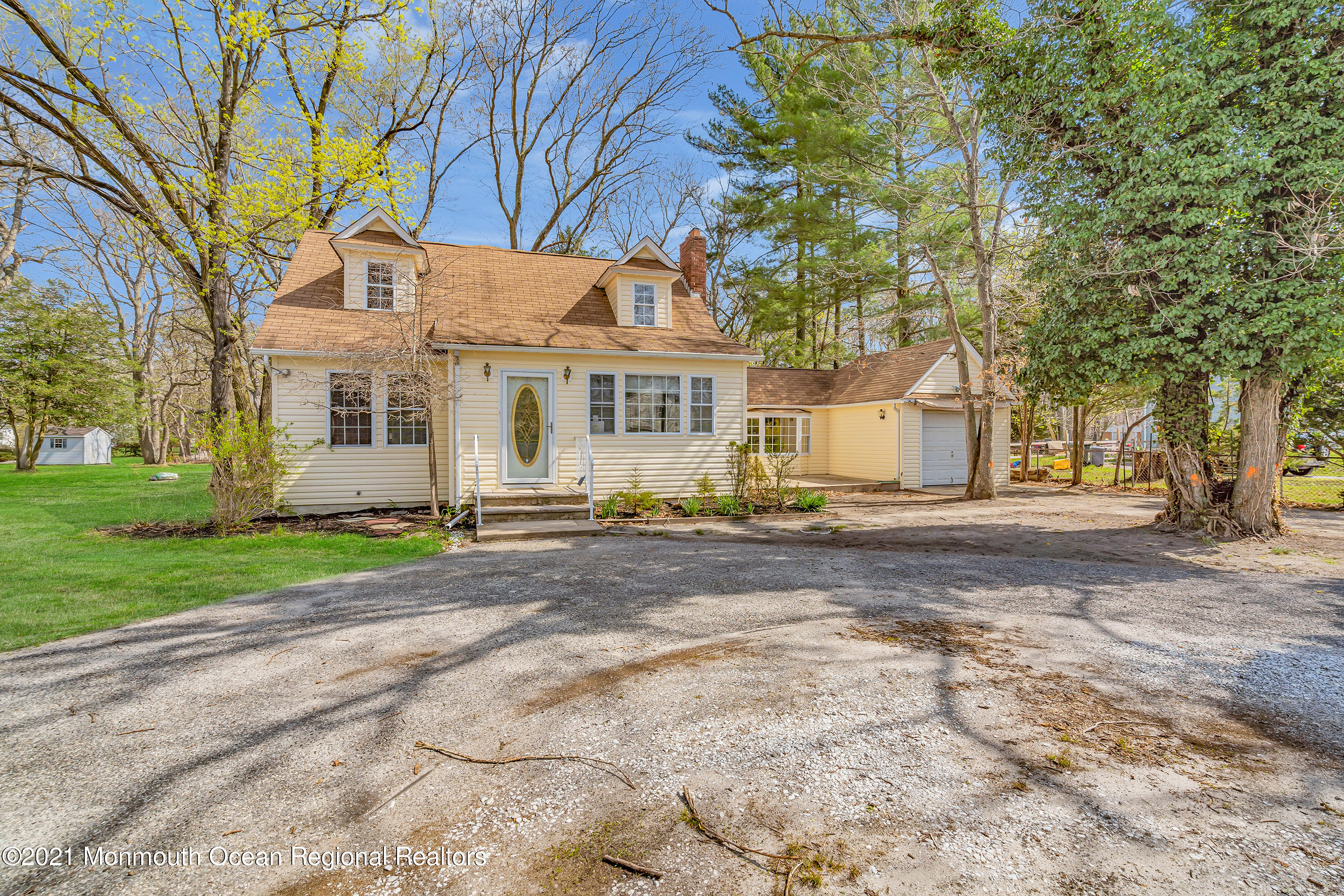 15 North Boston Road Jackson, NJ 08527 - Photo 8 of 49 a view of a house with a yard and large tree