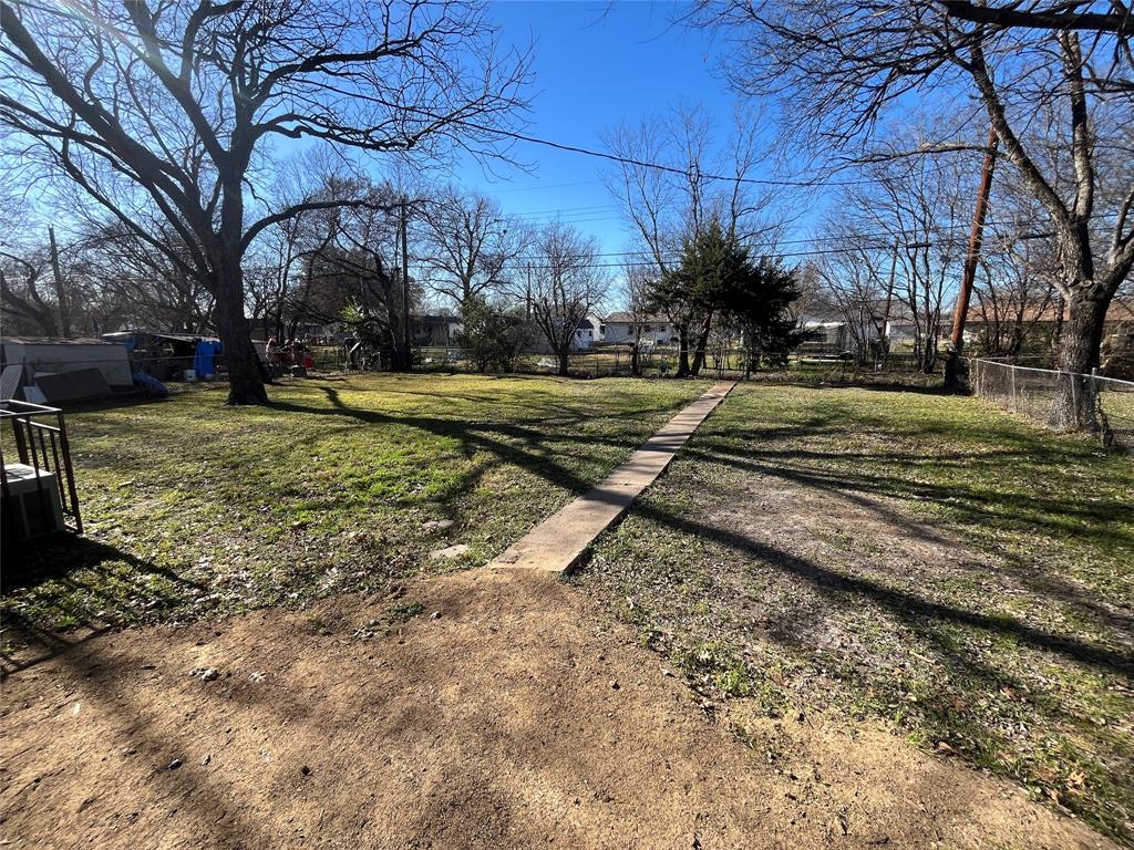 1125 Rancho Drive Mesquite, TX 75149 - Photo 22 of 23 View of yard