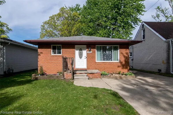 $154,900 | 15714 McGuire Street, Taylor, MI 48180