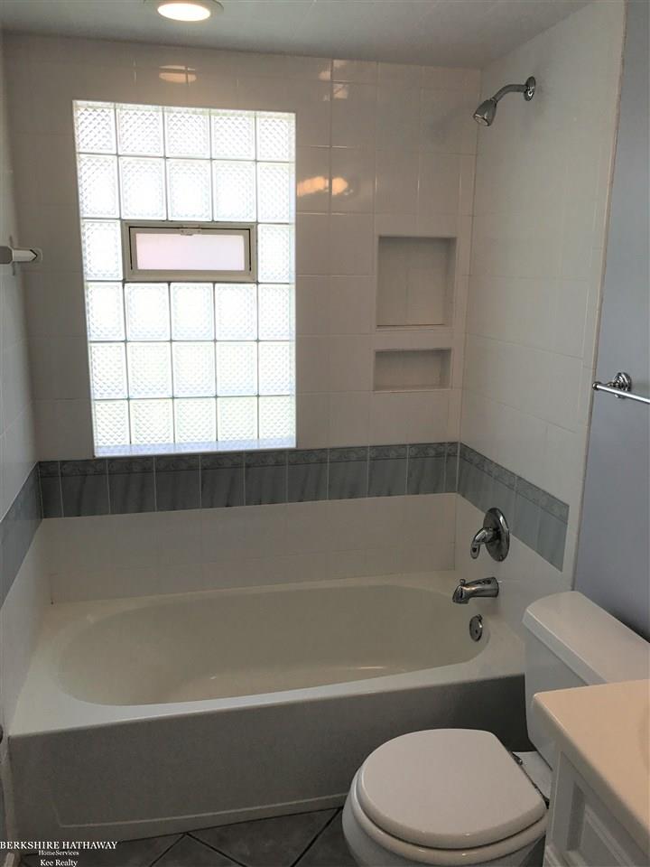 32576 Garfield Road Fraser, MI 48026 - Photo 8 of 10 31318752-7.JPG