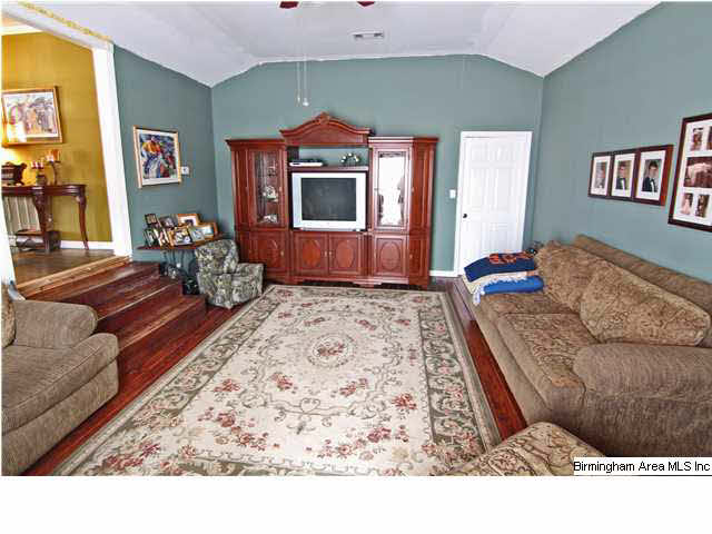 1990 Kent Road Oneonta, AL 35121 - Photo 3 of 18