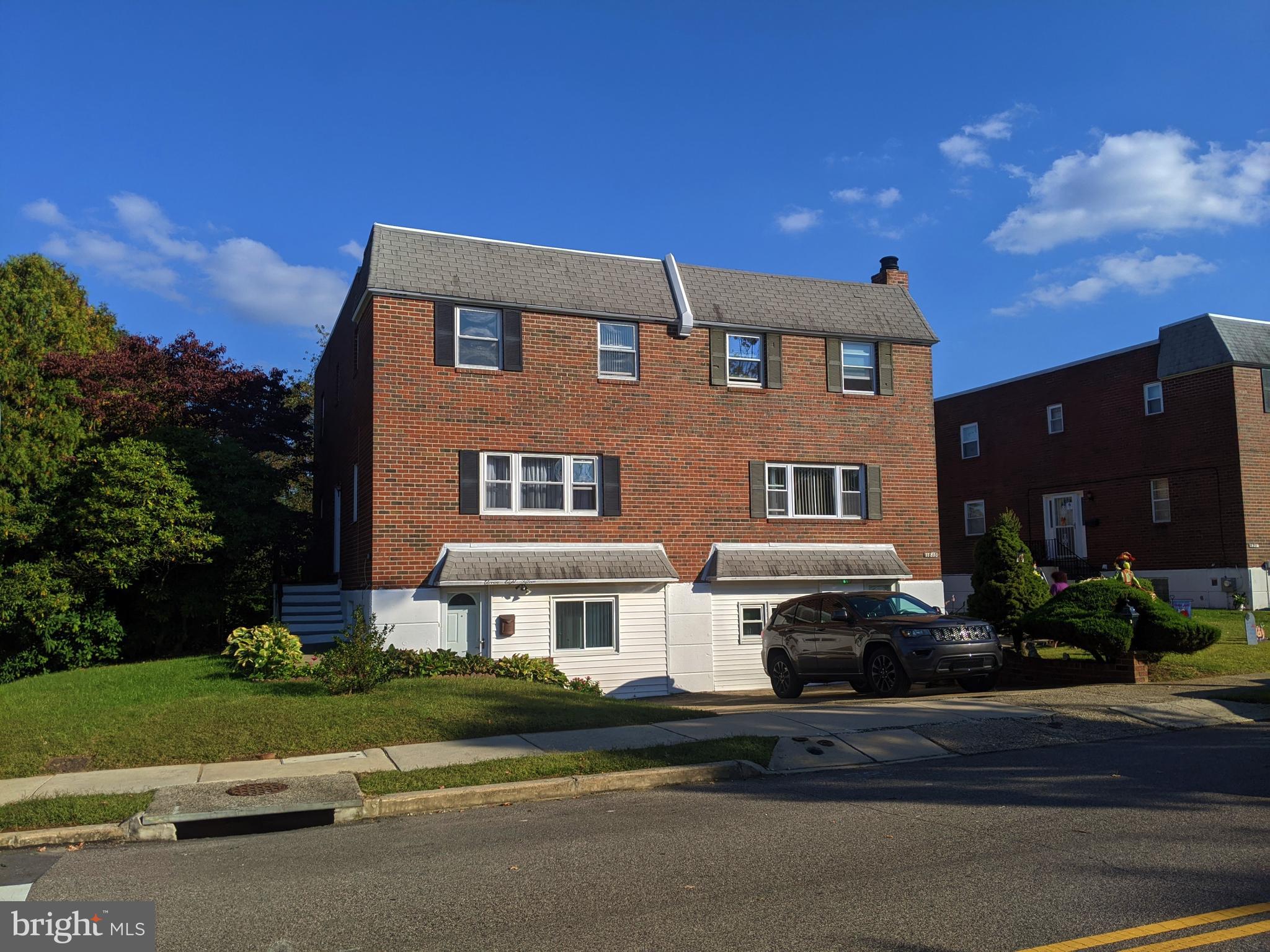 11815 Lockart Road Philadelphia, PA 19116 - Photo 1 of 25 Big corner lot for Large Twin!