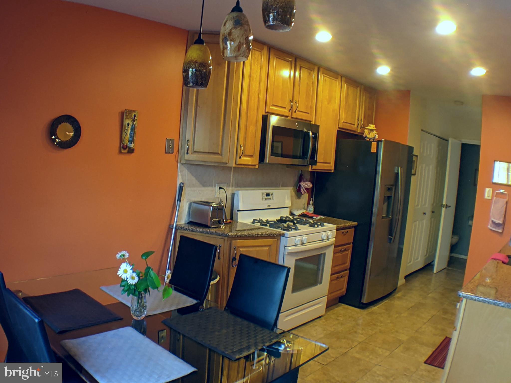 11815 Lockart Road Philadelphia, PA 19116 - Photo 6 of 25 Kitchen