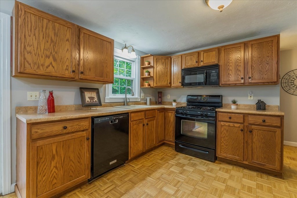 93 Old Farm Road, Unit 93 Mansfield, MA 02048 - Photo 11 of 35 Gallery Image 11