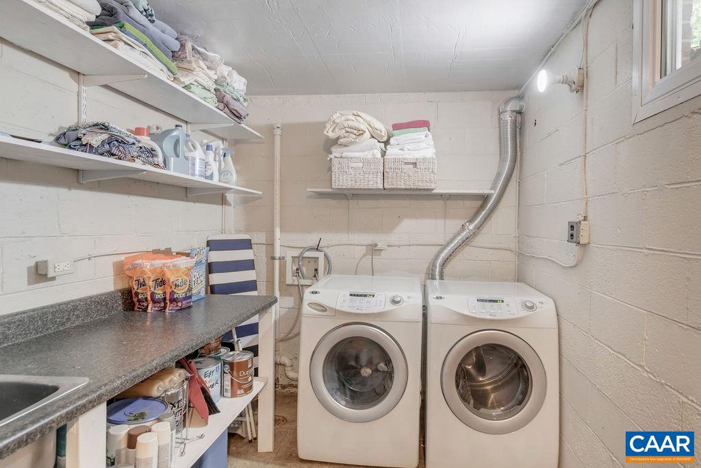 1500 Rugby Avenue Charlottesville, VA 22903 - Photo 36 of 50 a utility room with dryer and washer