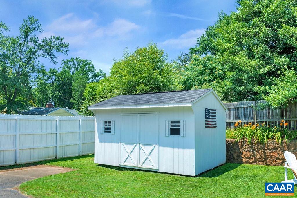 1500 Rugby Avenue Charlottesville, VA 22903 - Photo 48 of 50 a view of a house with backyard and a garden