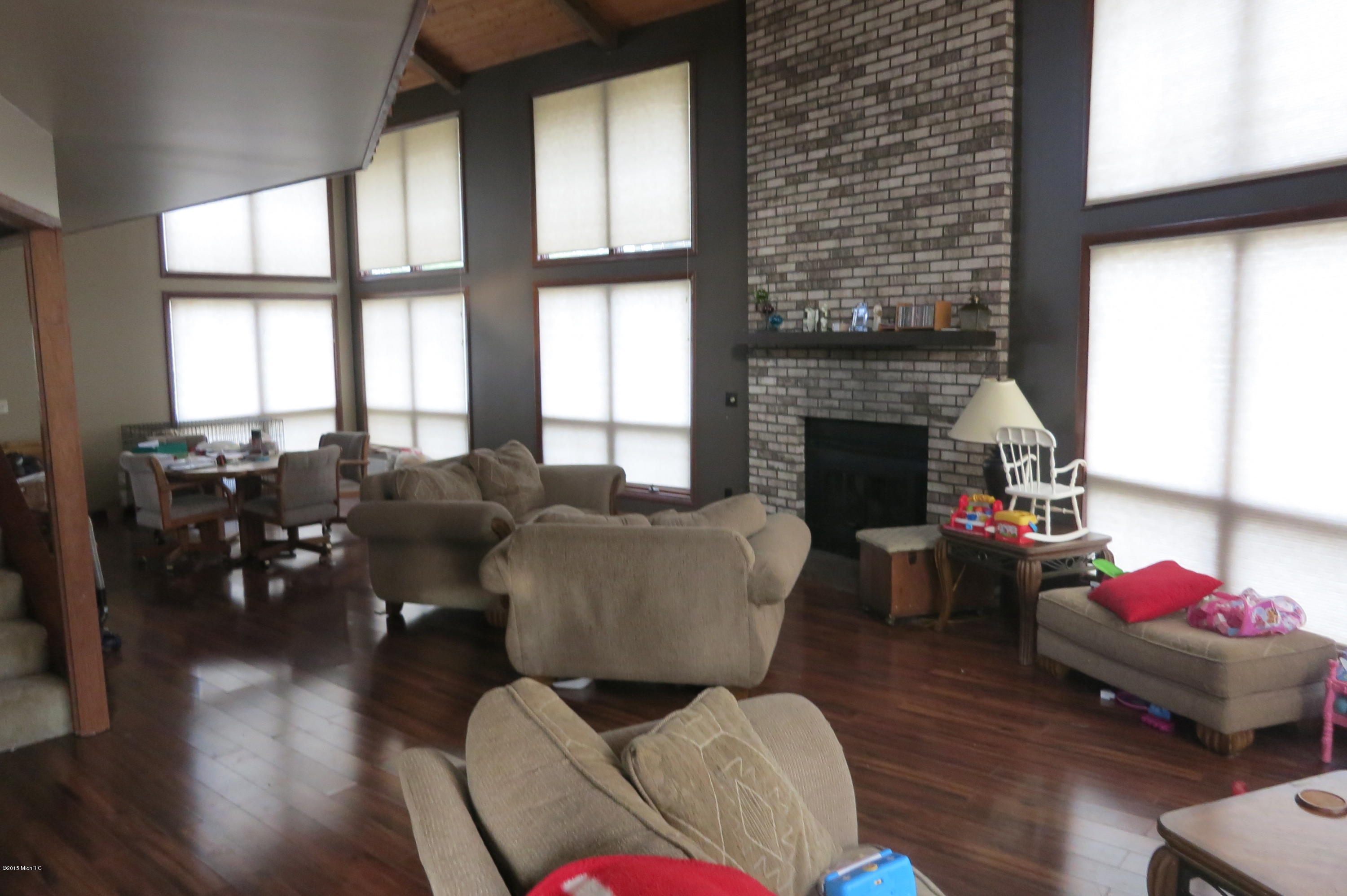 7333 River Ridge Road, Unit 189 Canadian Lakes, MI 49346 - Photo 8 of 22 8 Living and Dining