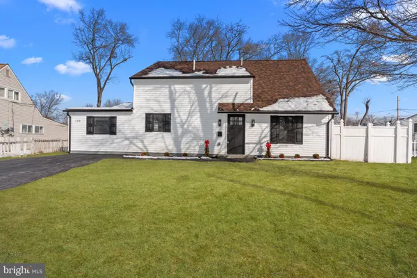 $3,100 | 139 Ivy Hill Road, Levittown, PA 19057