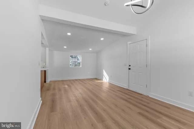 $3,250 | 139 Ivy Hill Road, Levittown, PA 19057