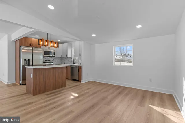 $3,250 | 139 Ivy Hill Road, Levittown, PA 19057