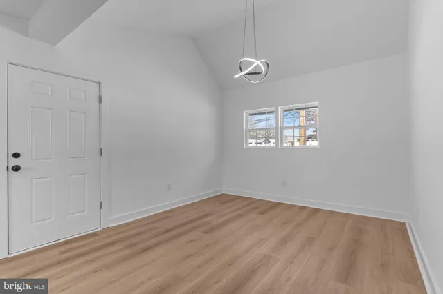 $3,250 | 139 Ivy Hill Road, Levittown, PA 19057