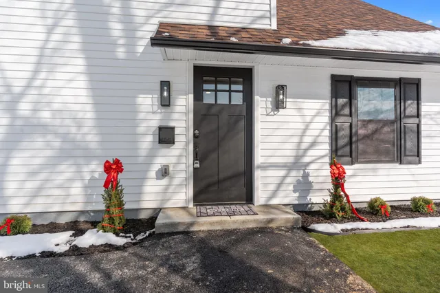 $3,250 | 139 Ivy Hill Road, Levittown, PA 19057