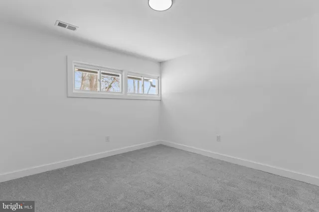 $3,250 | 139 Ivy Hill Road, Levittown, PA 19057