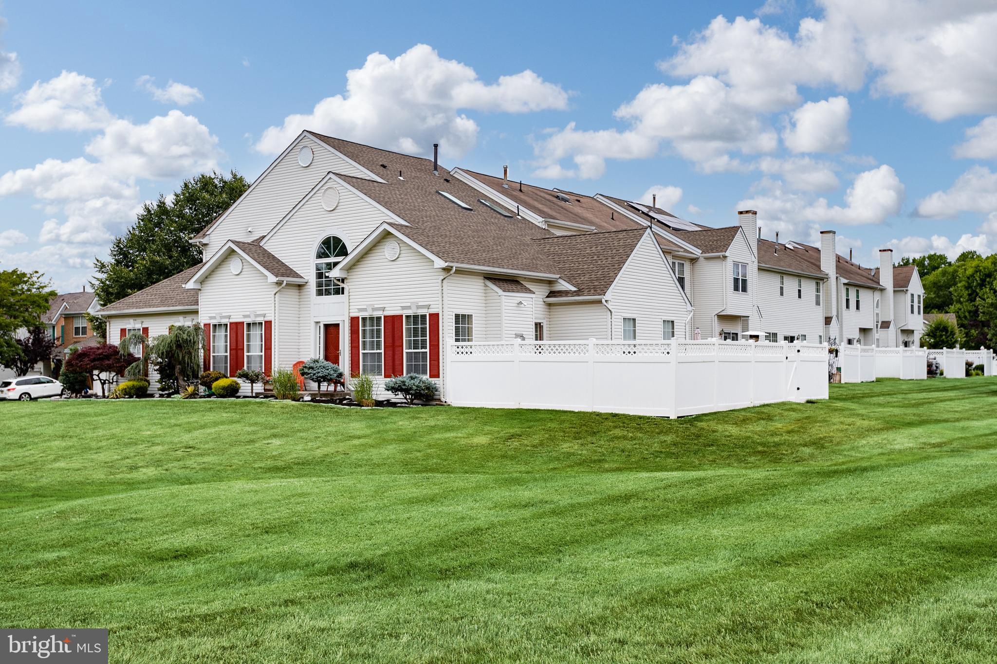111 Windingbrook Road Bordentown, NJ 08505 - Photo 3 of 28 Gallery Image 3