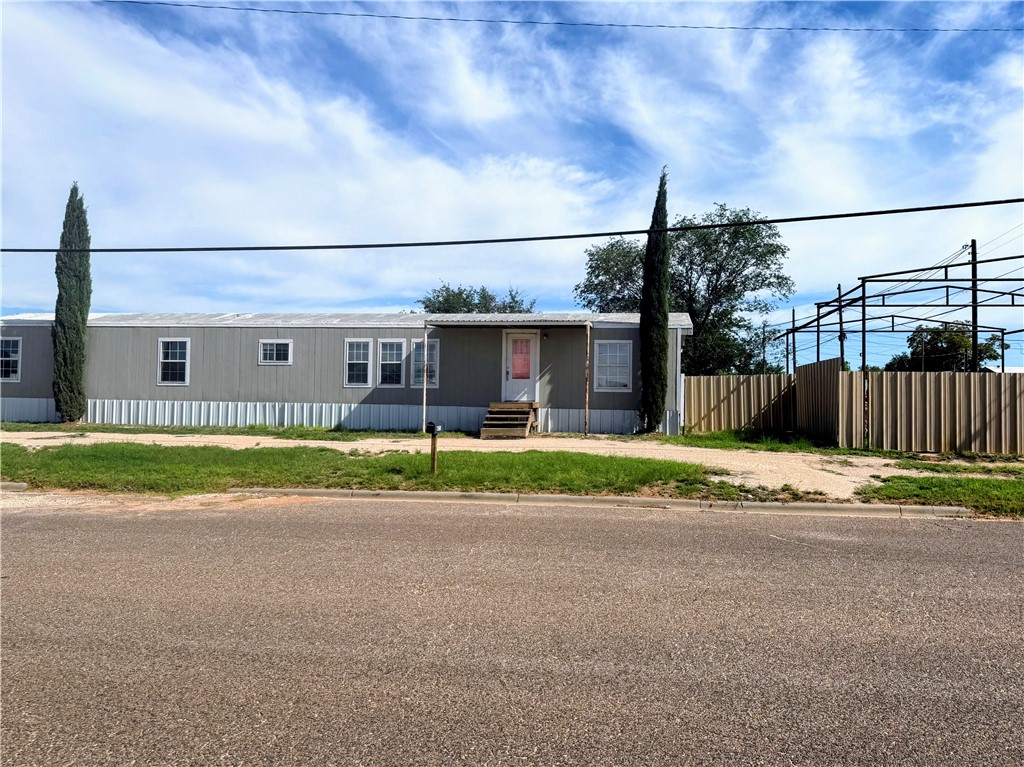 801 Southwest Ave A Andrews, TX 79714 - Photo 2 of 20