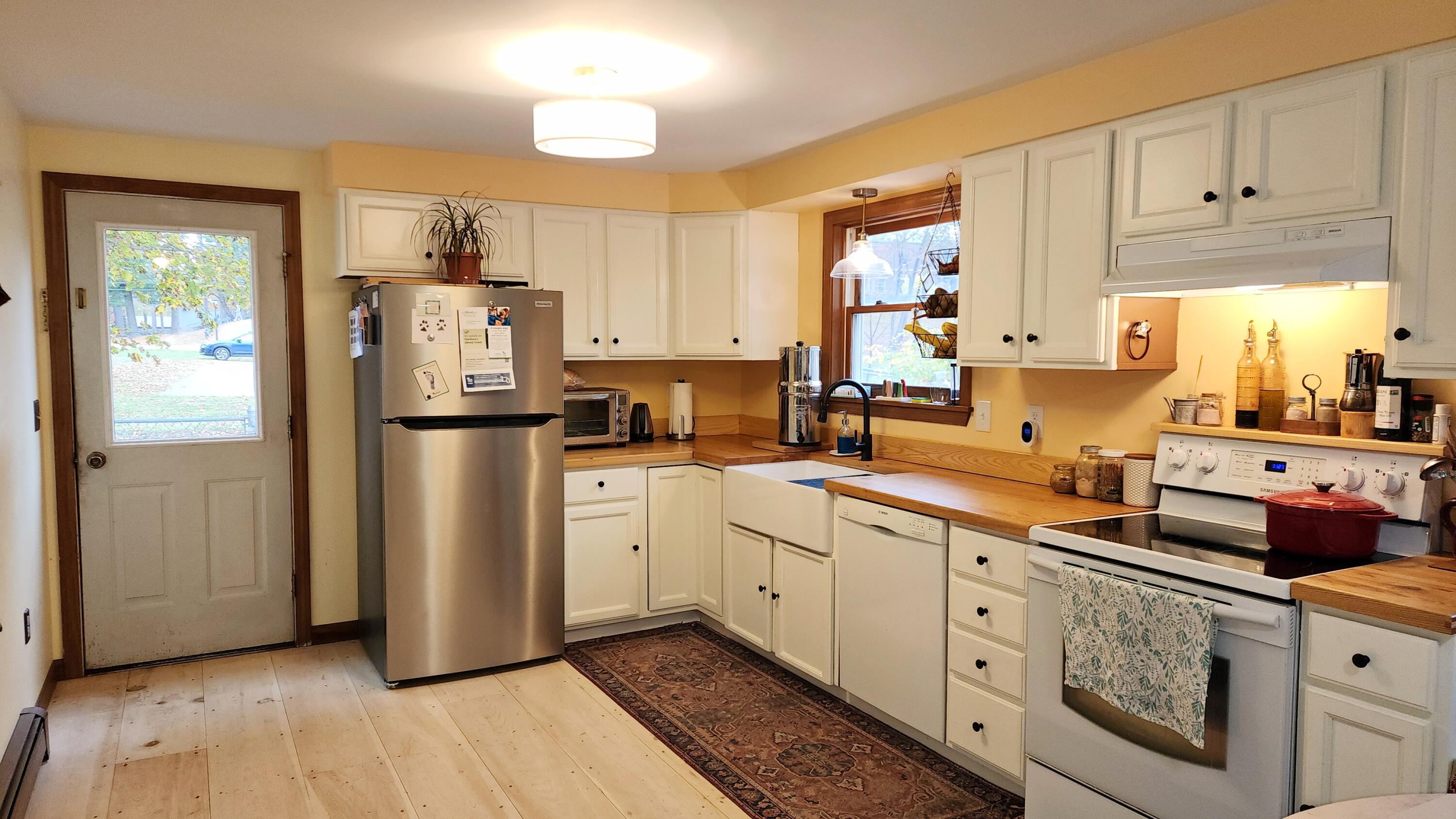 595 High Street Bath, ME 04530 - Photo 5 of 21 20251030_112732