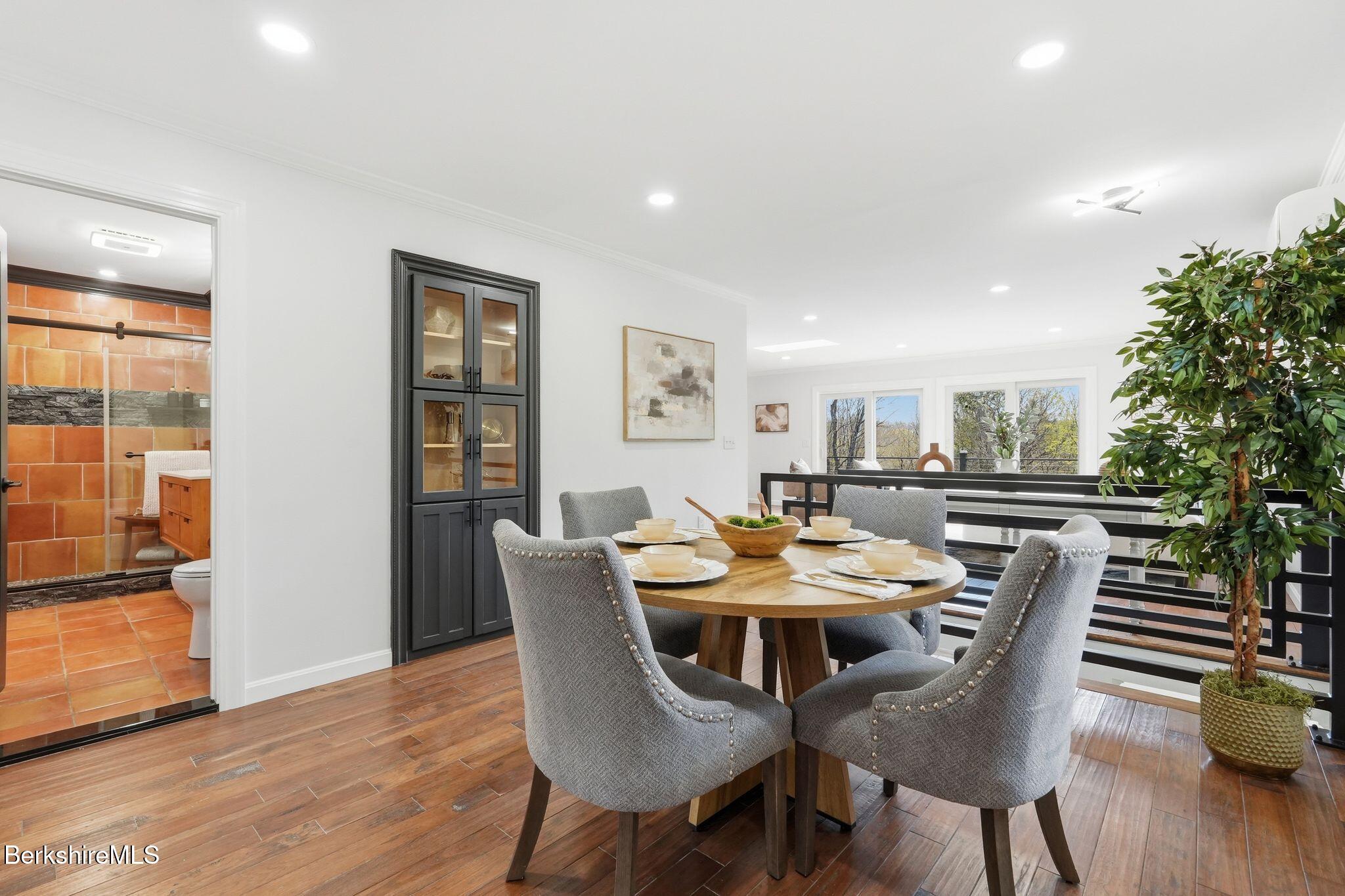 349 North Washington State Road Washington, MA 01223 - Photo 14 of 57 Dining area
