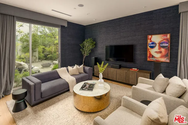 $4,995,000 | 2102 Pier Avenue, Santa Monica, CA 90405
