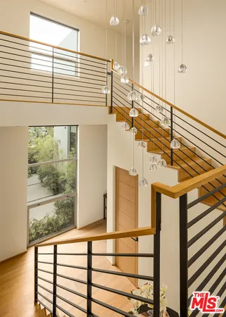 $4,995,000 | 2102 Pier Avenue, Santa Monica, CA 90405