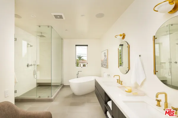 $4,995,000 | 2102 Pier Avenue, Santa Monica, CA 90405