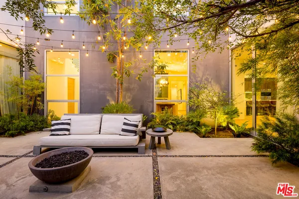 $4,995,000 | 2102 Pier Avenue, Santa Monica, CA 90405