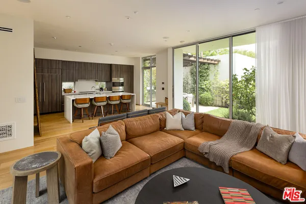 $4,995,000 | 2102 Pier Avenue, Santa Monica, CA 90405