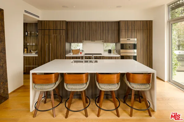 $4,995,000 | 2102 Pier Avenue, Santa Monica, CA 90405