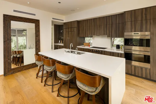 $4,995,000 | 2102 Pier Avenue, Santa Monica, CA 90405