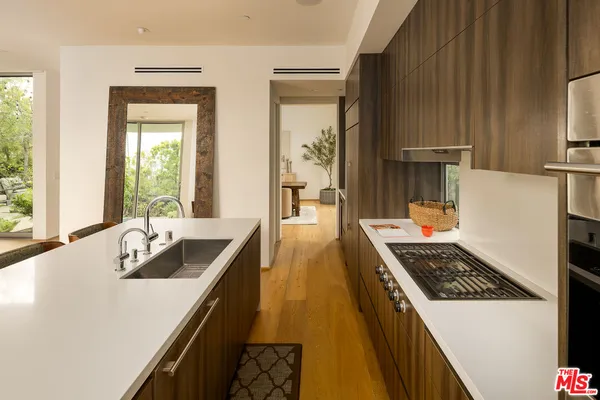 $4,995,000 | 2102 Pier Avenue, Santa Monica, CA 90405