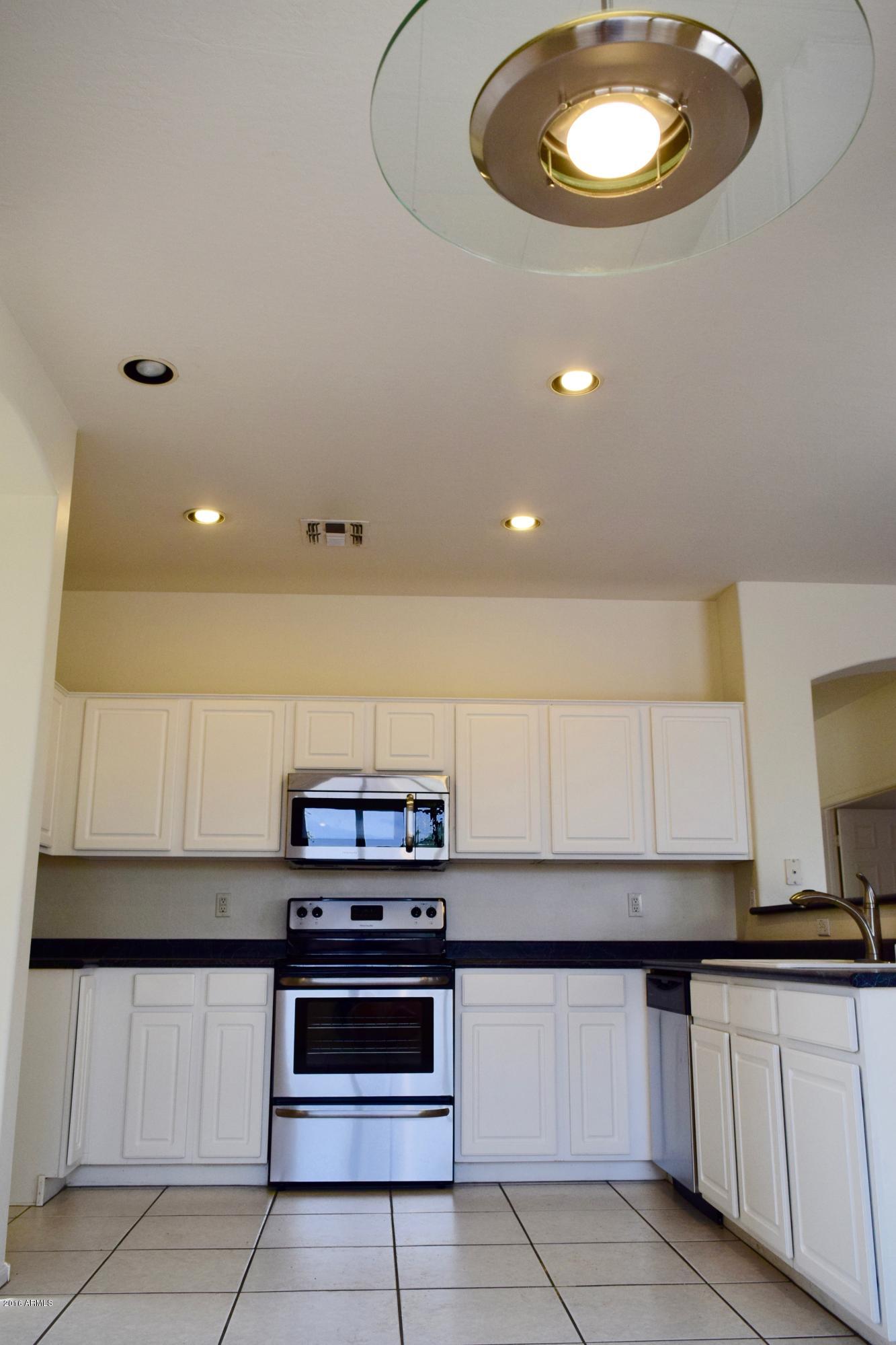 2807 West Lamar Road Phoenix, AZ 85017 - Photo 9 of 31 DSC_4827