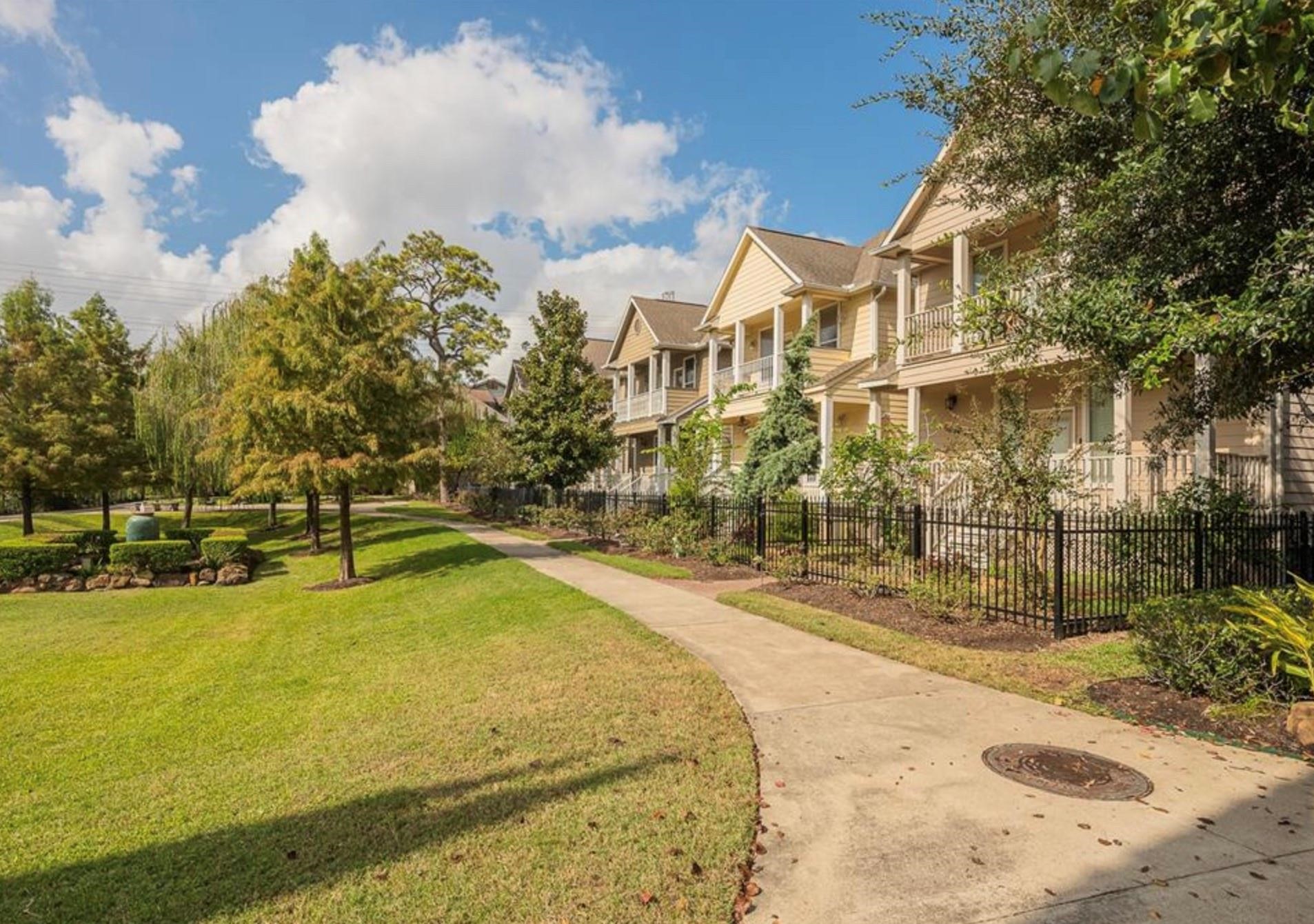 3322 Garden Crest Lane Houston, TX 77018 - Photo 2 of 31 The park like setting adds to the charm of this lovely gated community