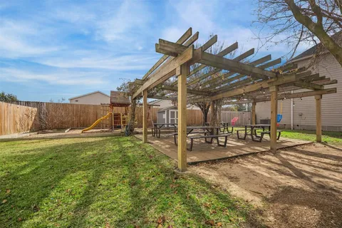 $400,000 | 3322 Garden Crest Lane, Houston, TX 77018