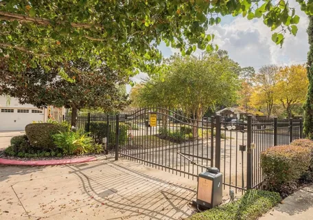 $400,000 | 3322 Garden Crest Lane, Houston, TX 77018
