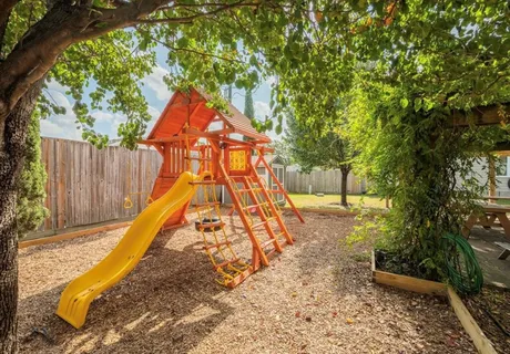 $400,000 | 3322 Garden Crest Lane, Houston, TX 77018