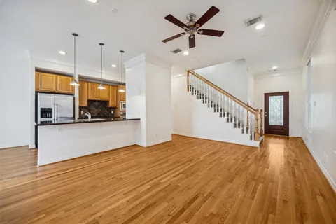 $400,000 | 3322 Garden Crest Lane, Houston, TX 77018