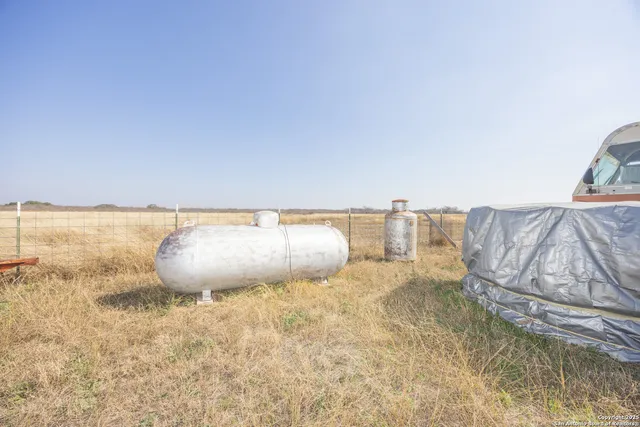 $487,367 | 6915 Farm To Market 2200, Yancey, TX 78886