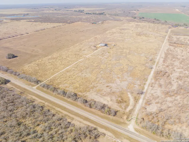 $487,367 | 6915 Farm To Market 2200, Yancey, TX 78886