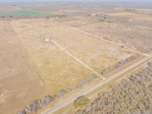 $487,367 | 6915 Farm To Market 2200, Yancey, TX 78886