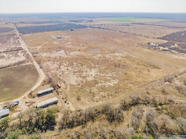 $487,367 | 6915 Farm To Market 2200, Yancey, TX 78886