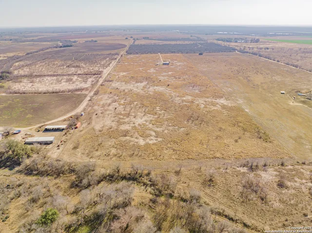 $487,367 | 6915 Farm To Market 2200, Yancey, TX 78886