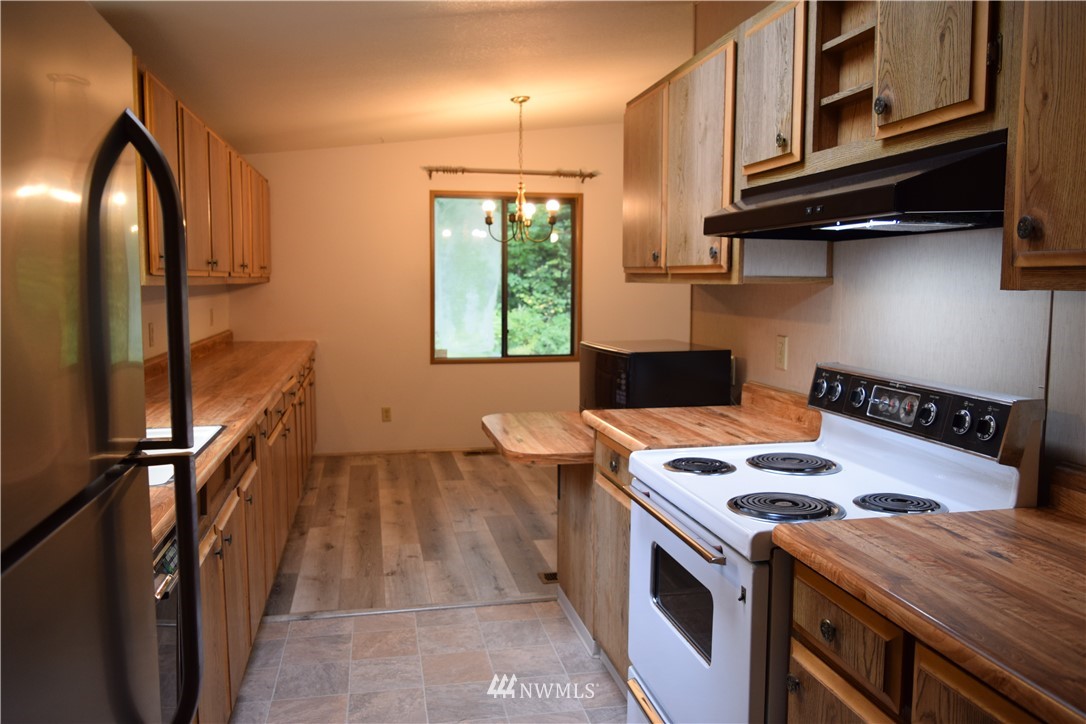 457 Storm Road Castle Rock, WA 98611 - Photo 7 of 21 Gallery Image 7