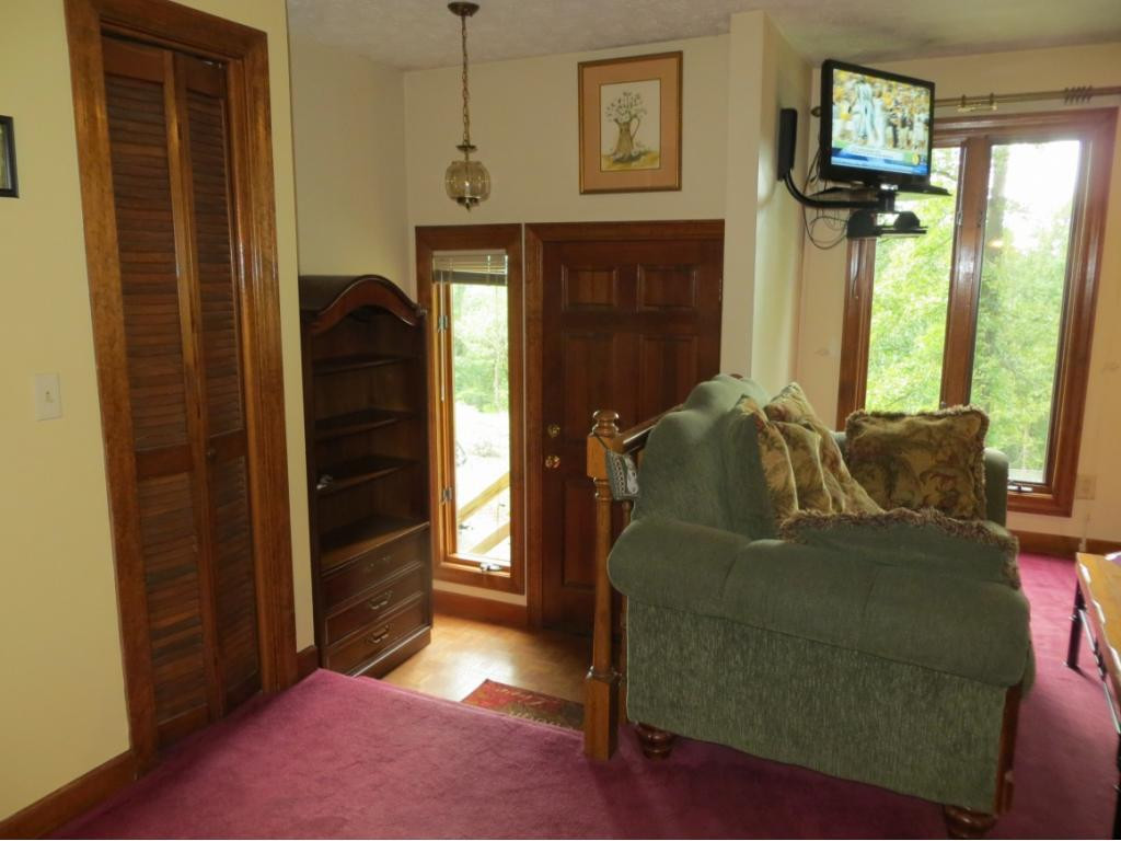 1844 Southside Road Elizabethton, TN 37643 - Photo 8 of 13 Entrance