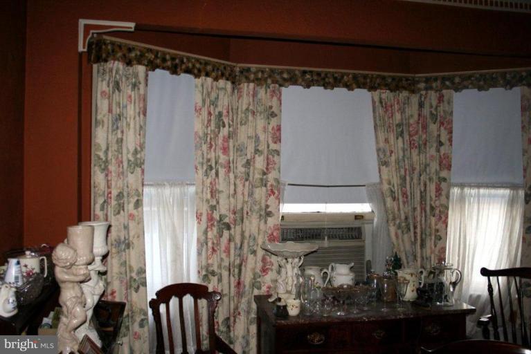 4213 Harcourt Road Baltimore, MD 21214 - Photo 10 of 27 Dining Room