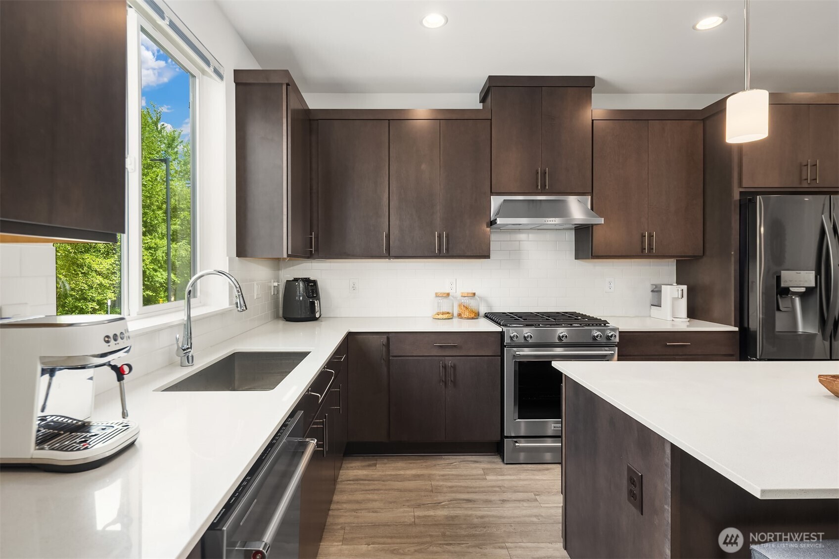 21708 24th Avenue Southeast, Unit B Bothell, WA 98021 - Photo 9 of 34