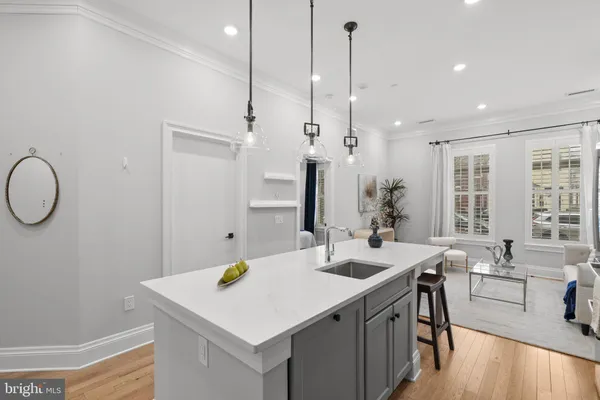 $659,999 | 300 8th Street Northeast, Unit 102, Washington, DC 20002