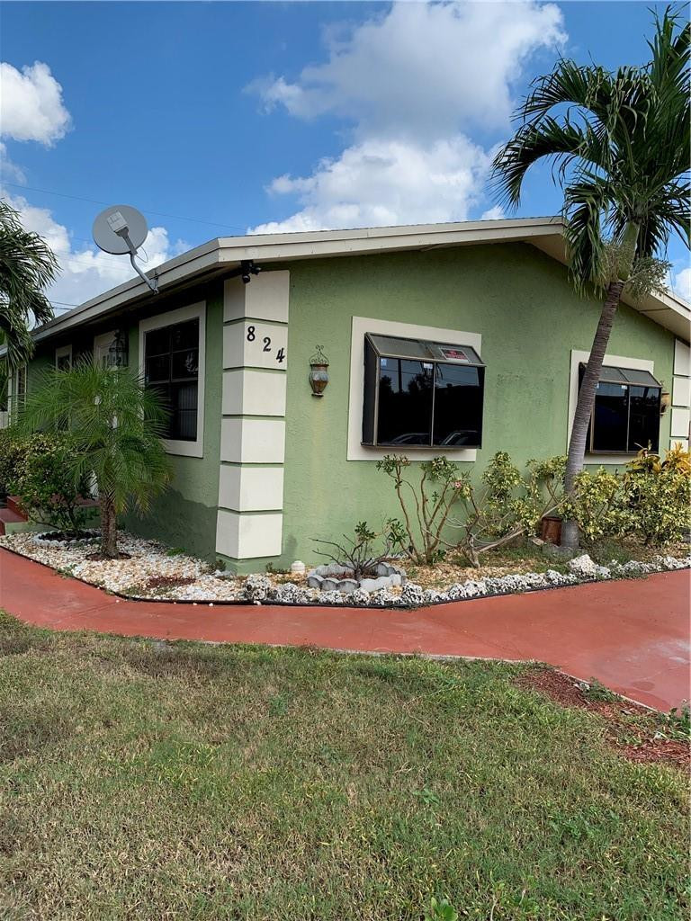 824 West 1st Street Riviera Beach, FL 33404 - Photo 2 of 22 Photo 2