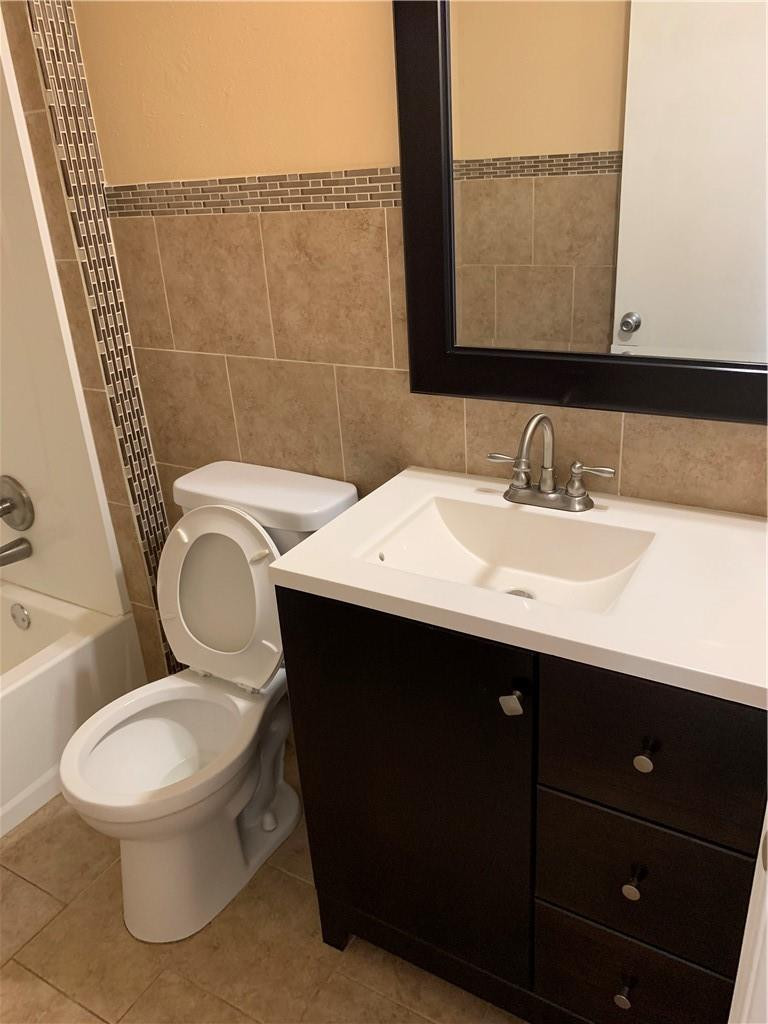 824 West 1st Street Riviera Beach, FL 33404 - Photo 3 of 22 Photo 3