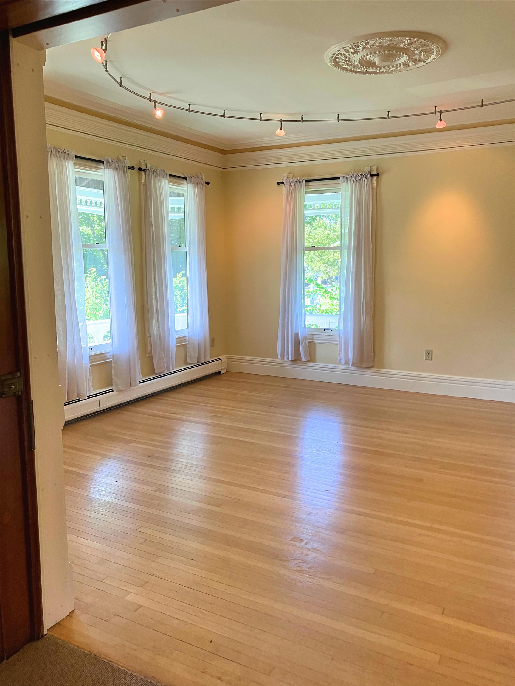 28 Main Street Walpole, NH 03608 - Photo 3 of 34