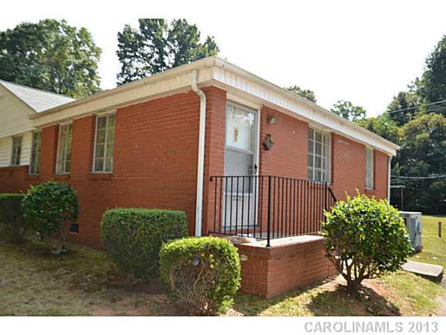 3233 Minnesota Road, Unit 3233 Charlotte, NC 28208 - Photo 1 of 7 Gallery Image 1